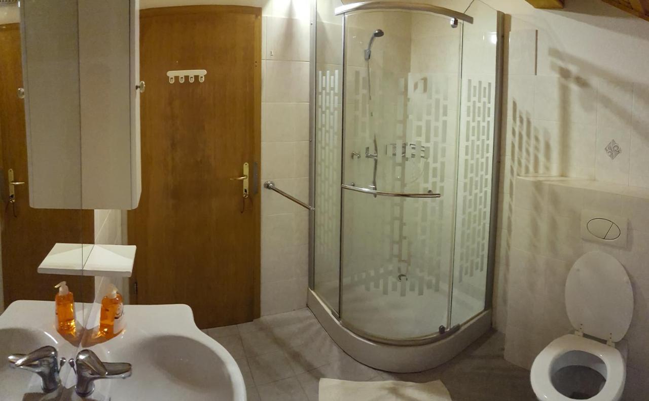 Rooms With Shared Kitchen Zver, Great For Hikers Hudajuzna Extérieur photo