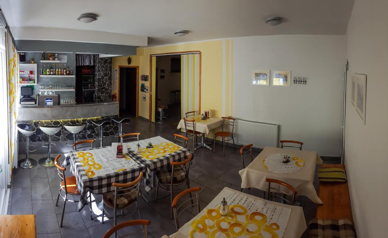 Rooms With Shared Kitchen Zver, Great For Hikers Hudajuzna Extérieur photo