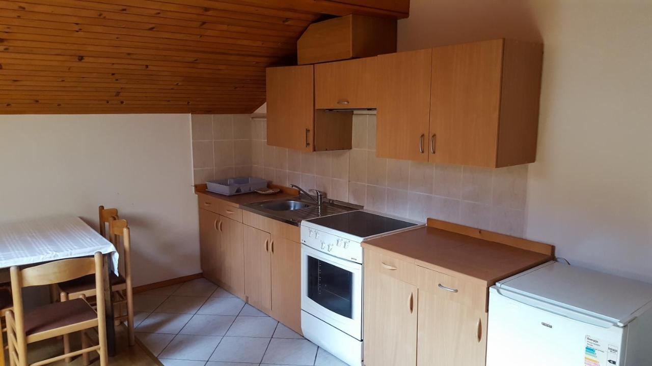 Rooms With Shared Kitchen Zver, Great For Hikers Hudajuzna Extérieur photo