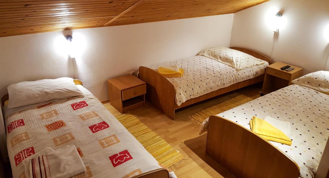 Rooms With Shared Kitchen Zver, Great For Hikers Hudajuzna Extérieur photo