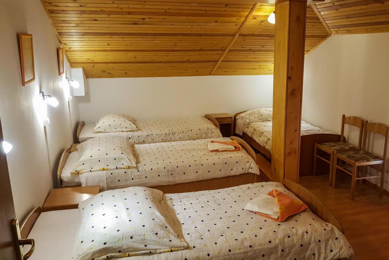 Rooms With Shared Kitchen Zver, Great For Hikers Hudajuzna Extérieur photo